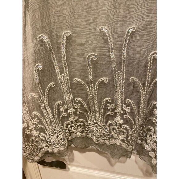 Soft Surroundings Women's Light Grey Silk Romance Tunic Blouse Size Medium NWOT - Picture 4 of 5